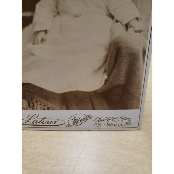 Antique Cabinet Card Photo c1880s Baby Infant LaTour Photographer Sedalia MO - Picture 11 of 15
